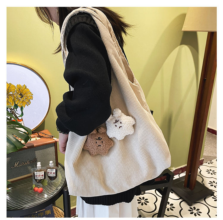 2022 nouveaux sacs à provisions brodés personnalisés pour femmes sacs à main de créateur ouvert surdimensionné pochette sac fourre-tout en velours côtelé